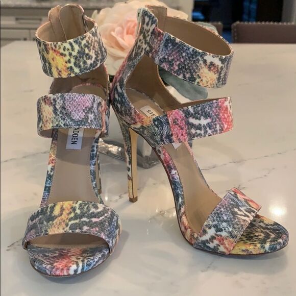 Steve Madden “Mira” Heel with box and Free Bag with purchase! - Picture 3 of 6